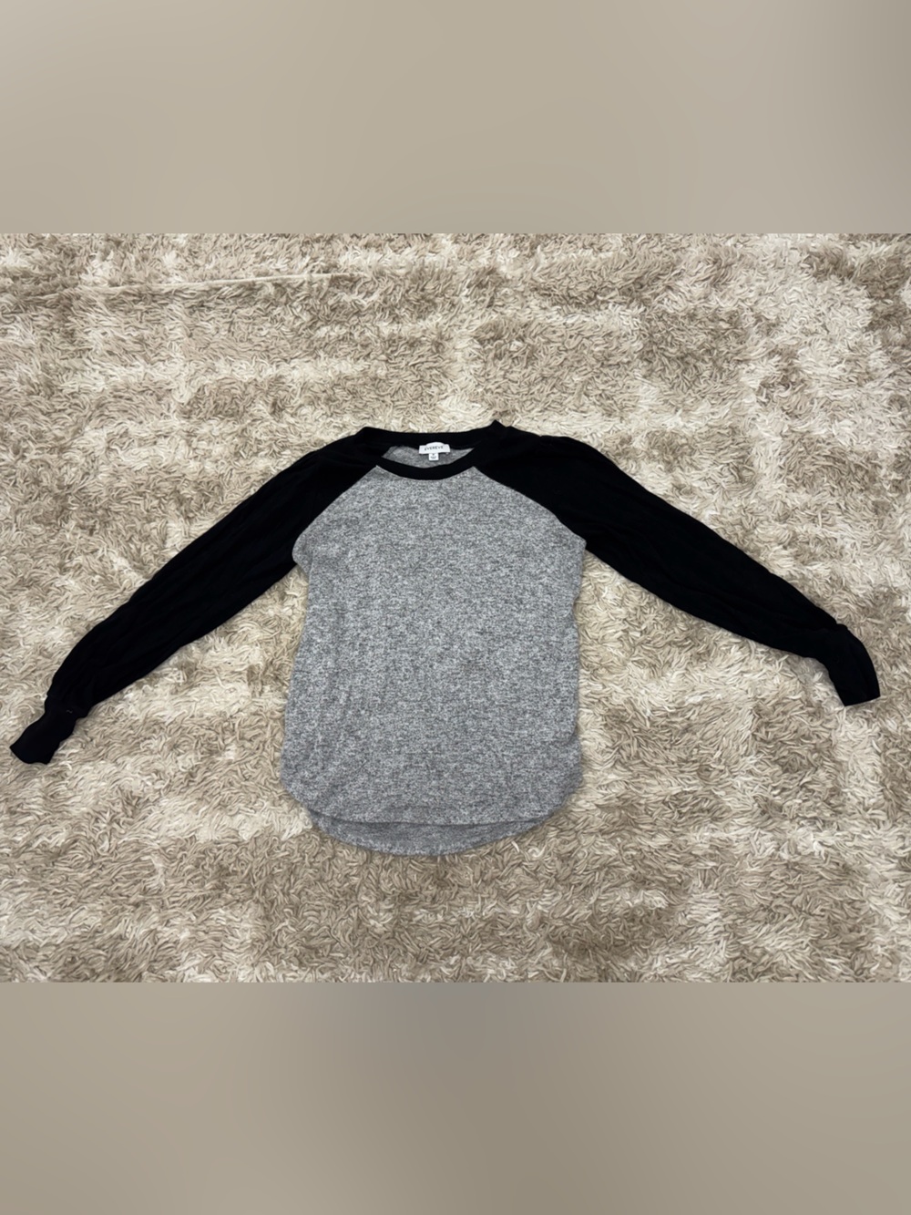 Evereve Raglan Crewneck Sweater - Gray Body with Black Sleeves